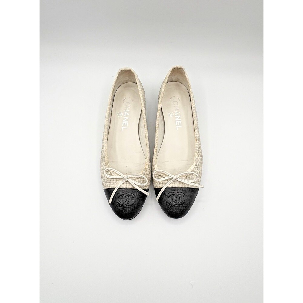 Chanel White Tweed Ballet Flats Black CC Cap Toe Bow Accent Size EU 36.5